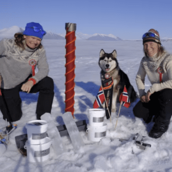 Citizen Science in Arctic Svalbard with Hearts in the Ice
